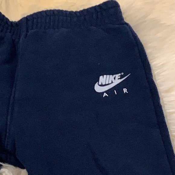 Nike Air Blue & Red Sweatshirt and Sweatpants Matching Set in Size 24M - Picture 6 of 9